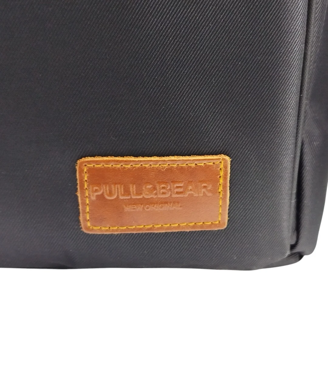 کوله پشتی عایقدار 18 لیتری Pull&Bear مشکی | کیف ترمو مسافرتی 4 کوله پشتی عایقدار 18 لیتری Pull&Bear مشکی مناسب سفر، پیکنیک و طبیعتگردی